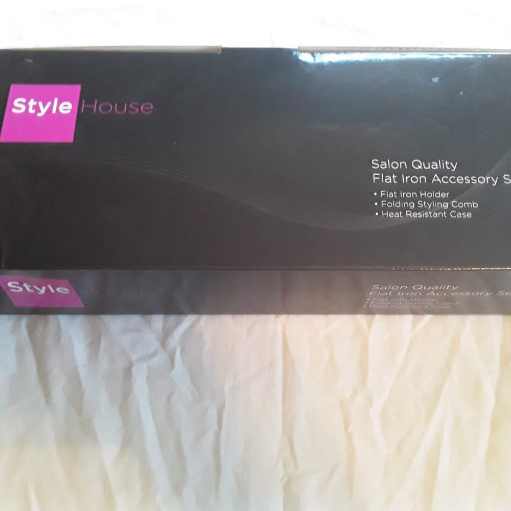 Style House Flat Iron Accessory Kit Just Opened Never Used in Black